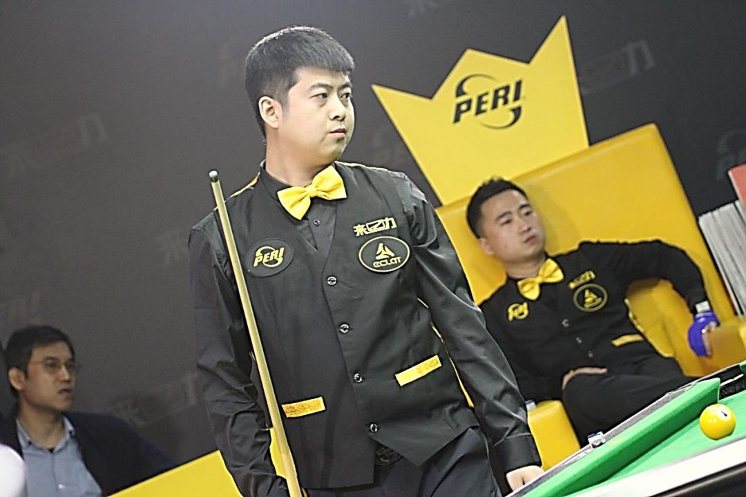 出足球比赛 出足球比赛